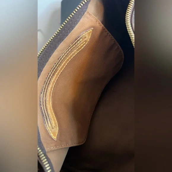 Louis Vuitton Speedy 30 Monogram Canvas - Picture 12 of 16